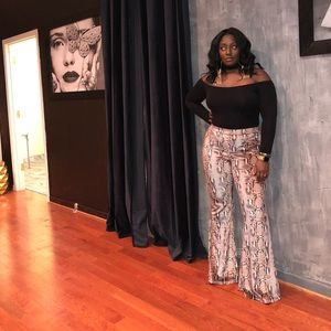 Velvet snake print pant